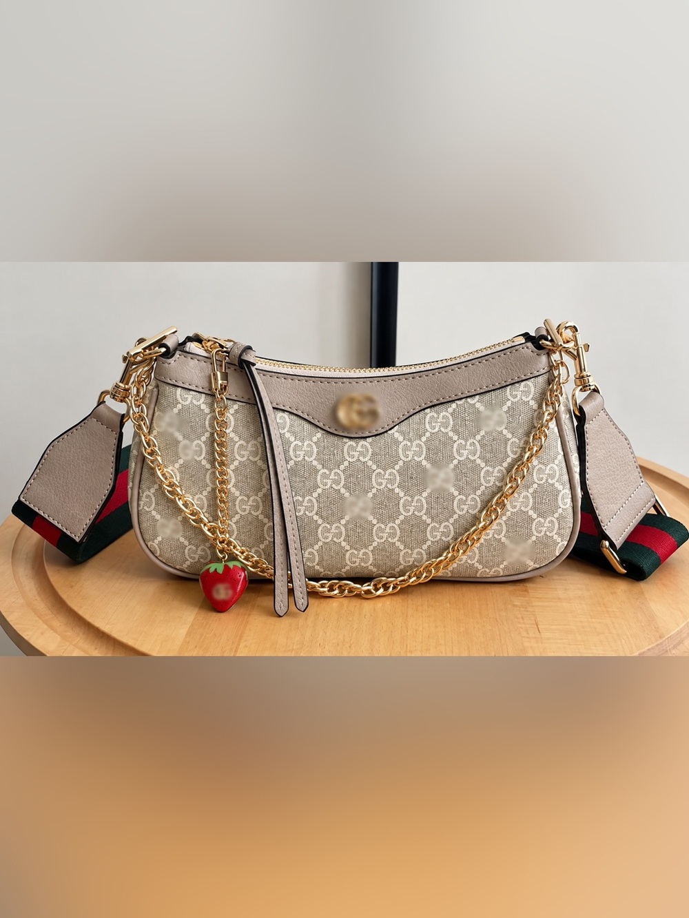 Unlisted fashion shoulder bag